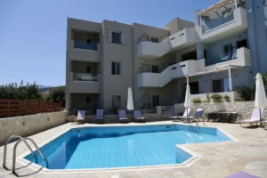 Πισίνα_2 Πισίνα_2